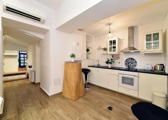 Ban Jelacic Apartment
